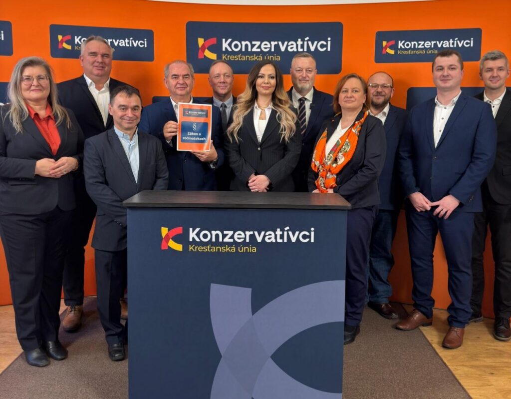 Konzervatívci majú v sobotných voľbách viac než trojnásobok kandidátov ako pred štyrmi rokmi